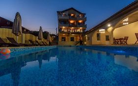 Pensiunea Alex&Restaurant