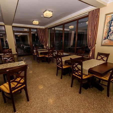 Pensiunea Alex&Restaurant Ieşelniţa Exterior foto