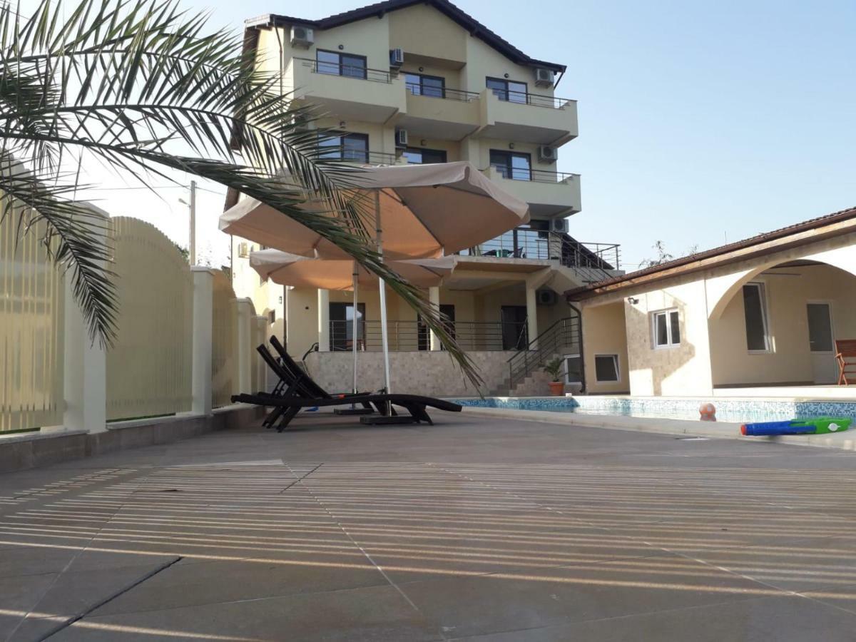 Pensiunea Alex&Restaurant Ieşelniţa Exterior foto