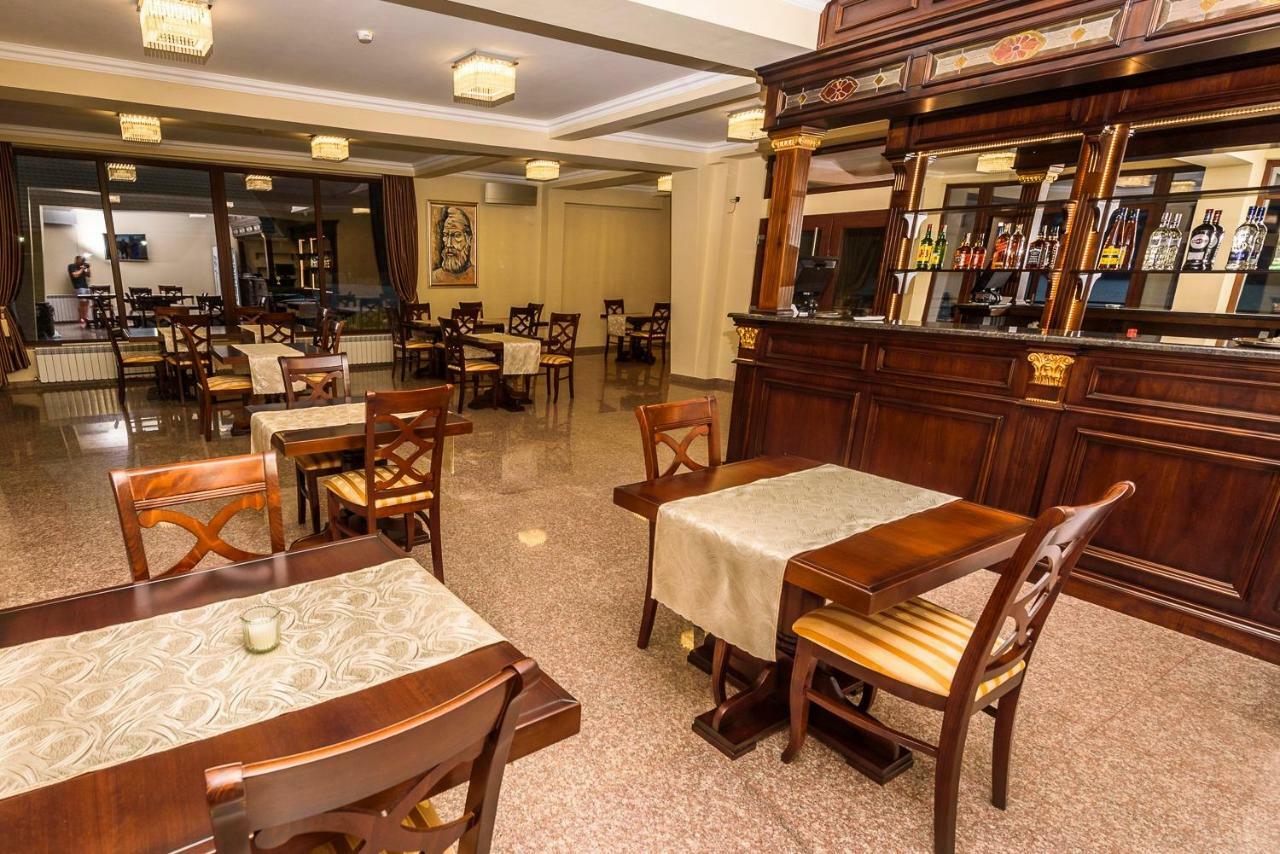 Pensiunea Alex&Restaurant Ieşelniţa Exterior foto