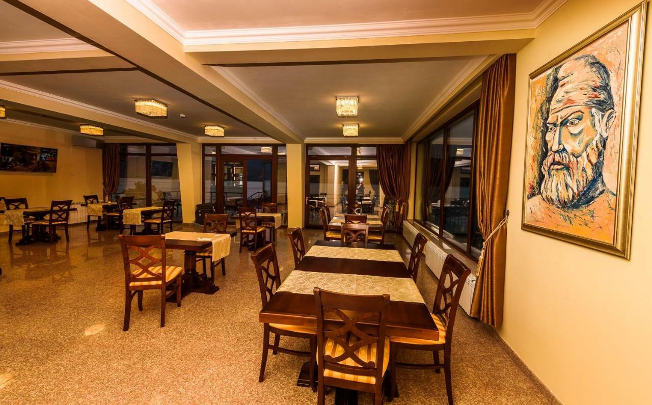 Pensiunea Alex&Restaurant Ieşelniţa Exterior foto